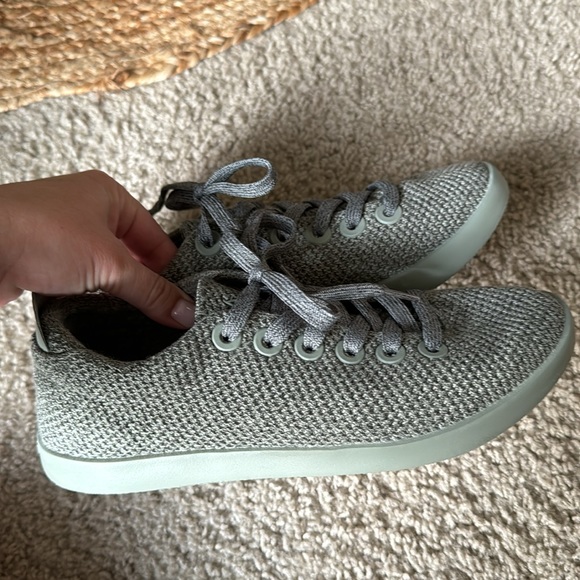 All Birds Tree Pipers - Picture 2 of 8